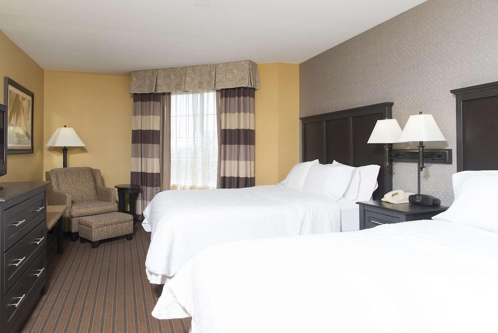 Hampton Inn Holland Exteriör bild