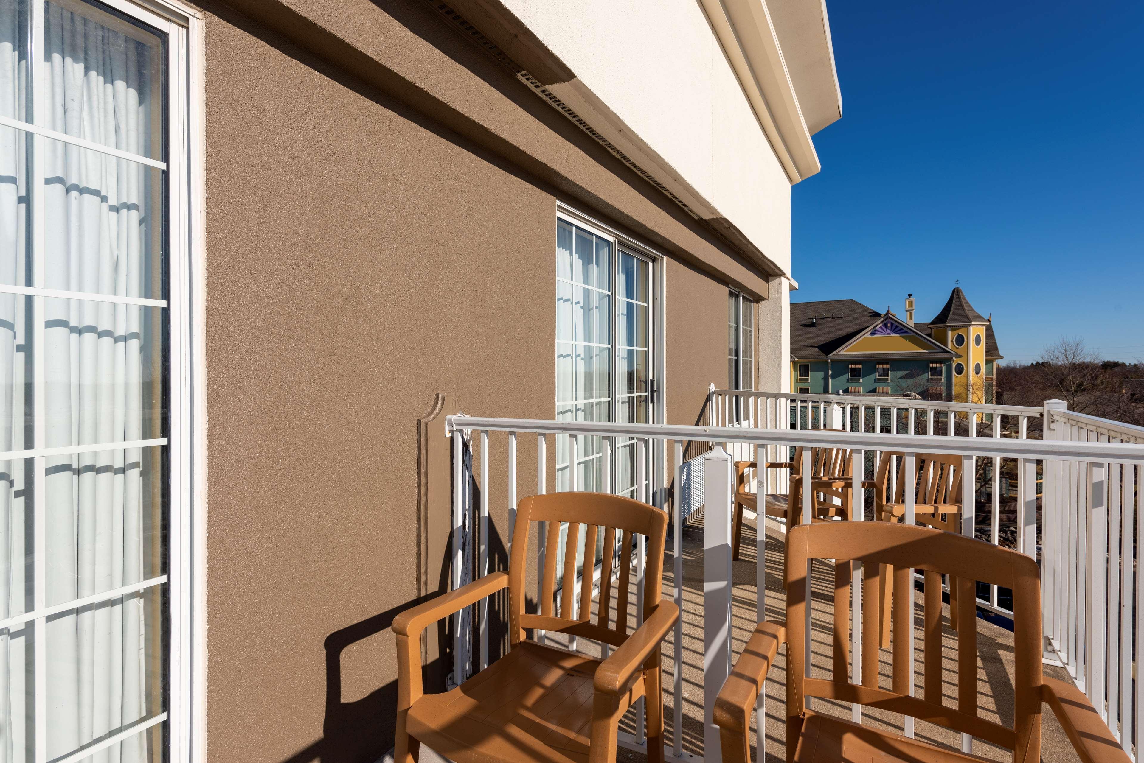 Hampton Inn Holland Exteriör bild