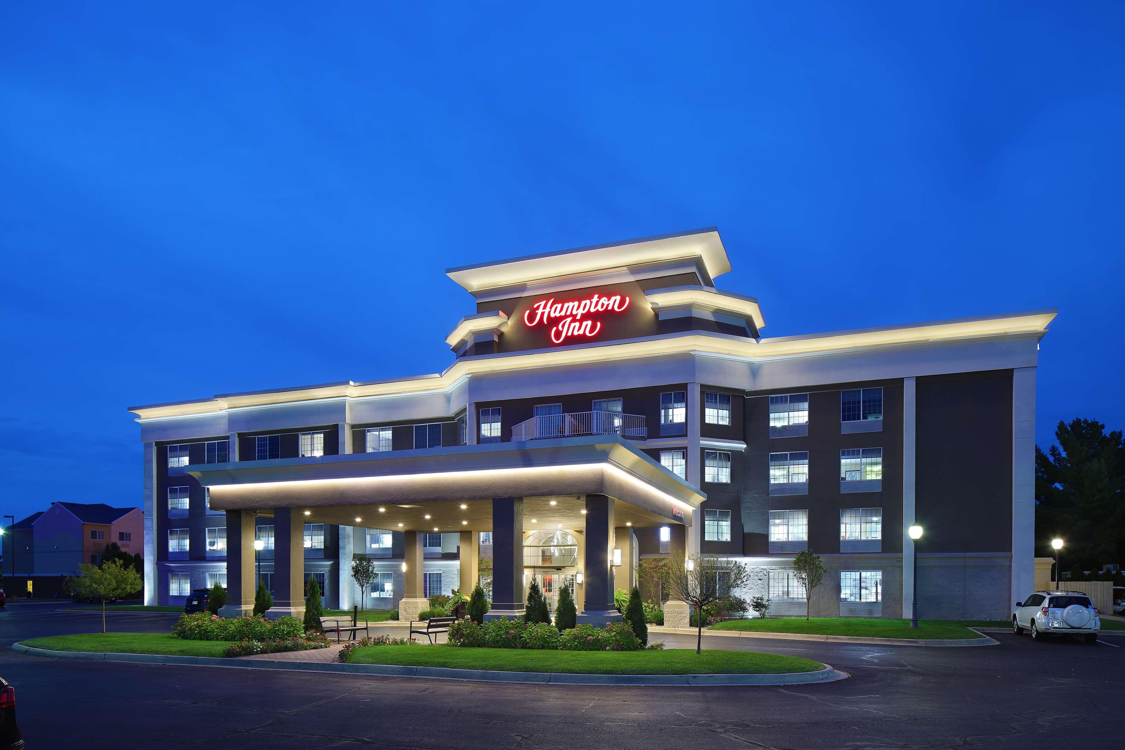 Hampton Inn Holland Exteriör bild