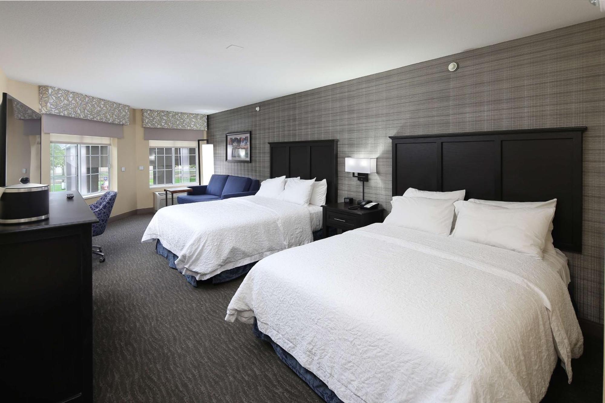 Hampton Inn Holland Exteriör bild