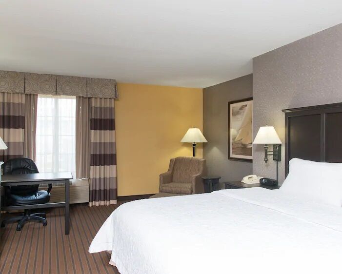 Hampton Inn Holland Exteriör bild